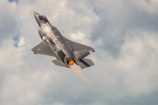 Lockheed Martin F-35 Lightni